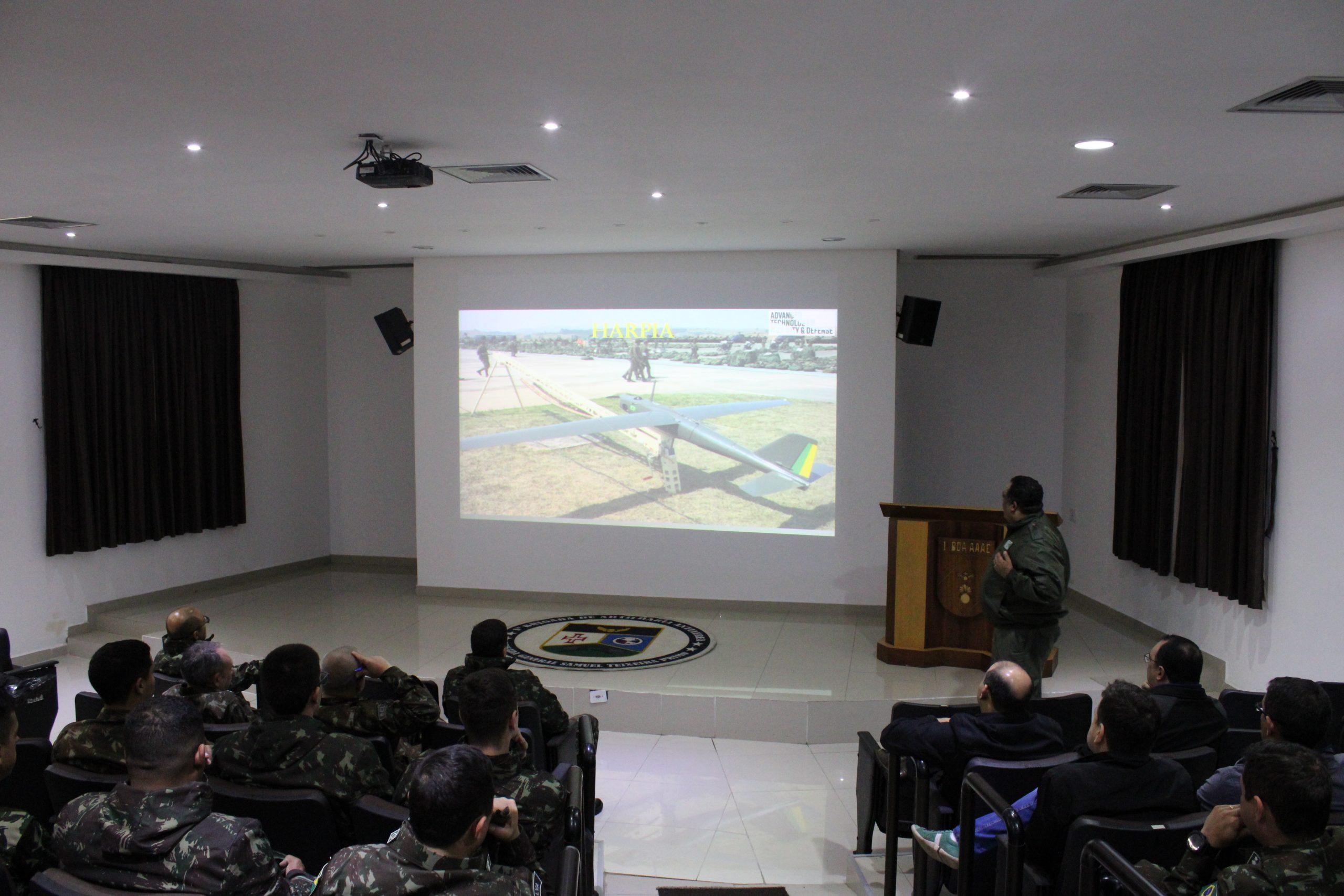 Palestra Técnica e Demonstração do VANT Harpia no Guarujá