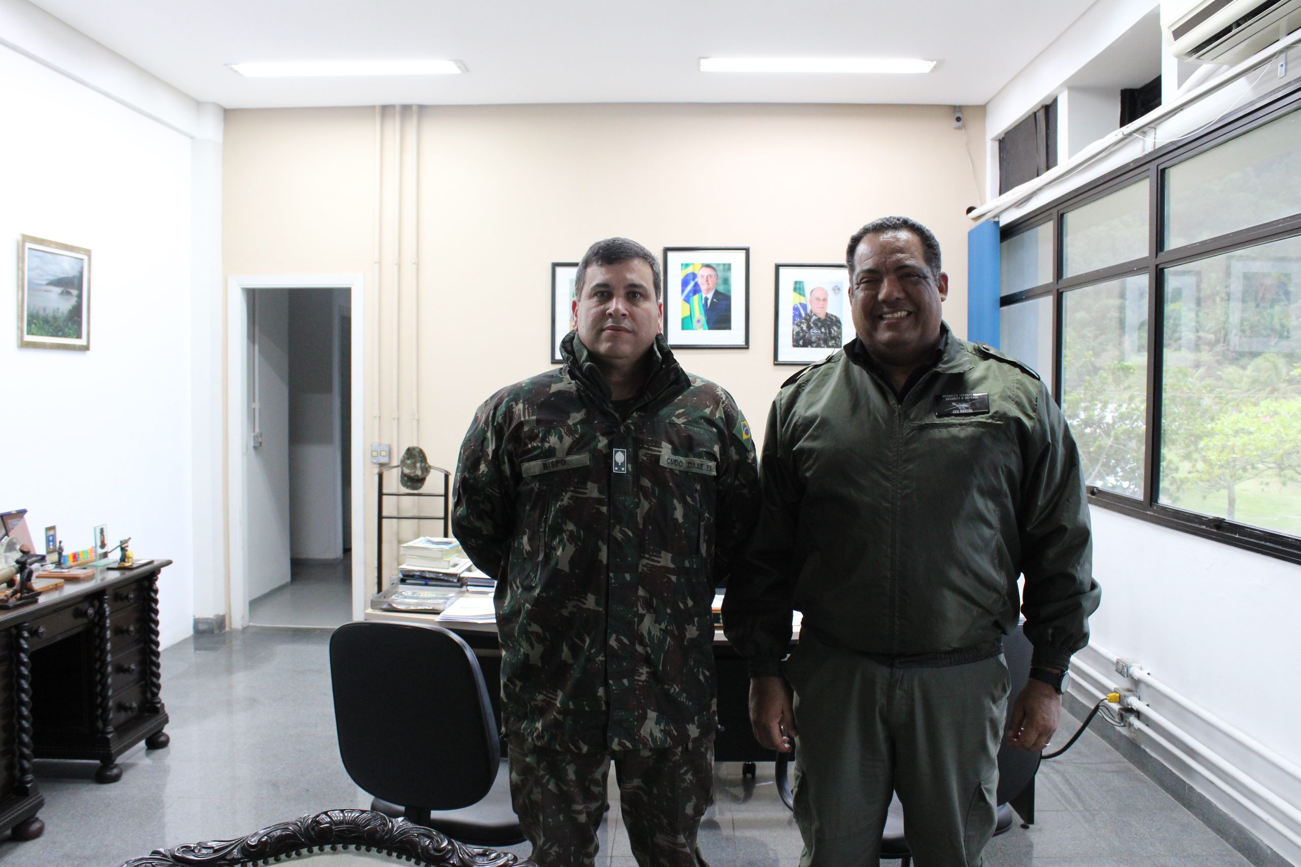 Palestra Técnica e Demonstração do VANT Harpia no Guarujá